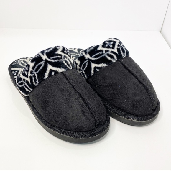 Vera Bradley Black and White Slippers